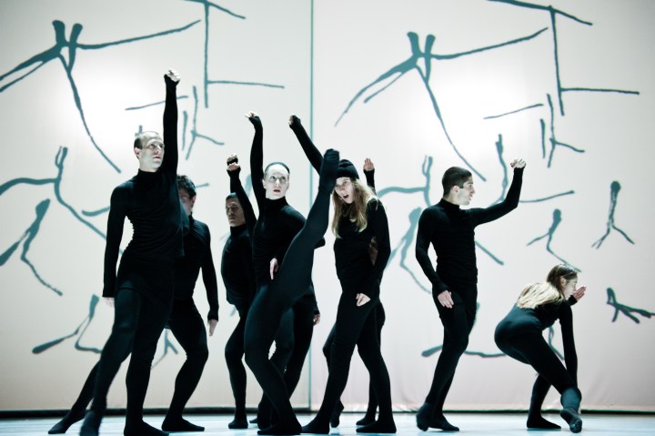 Compagnie Marie Chouinard dancers in "Henri Michaux: Mouvements". Photo by Sylvie-Ann Paré.