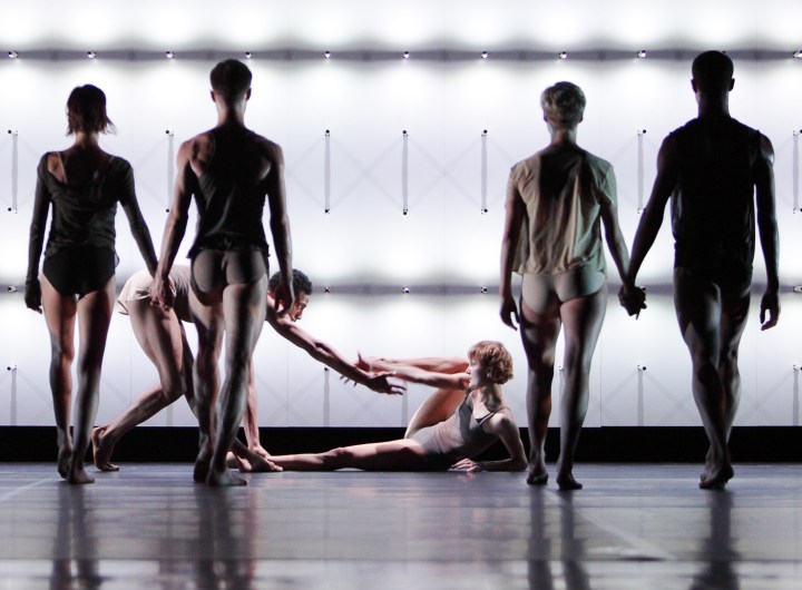 Wayne McGregor's "Far". Photo by Ravi Deepres.