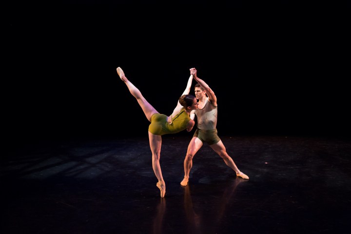 BalletMet dancers Caitlin Valentine Ellis and David Ward in Matthew Neenan's "On the Other Side".  Photo by Jennifer Zmuda. 