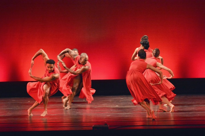 Dallas Black Dance Theatre in Garfield Lemonius' "Memoirs".  Photo by Mark Horning & Co. 