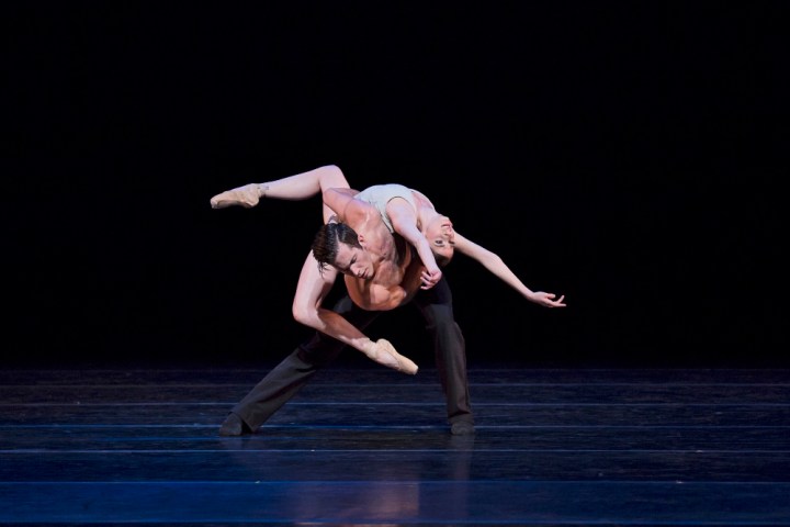 BalletMet's Caitlin Valentine-Ellis and Gabriel Gaffney Smith in Edwaard Liang's 