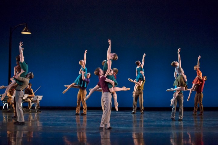 BalletMet dancers in Edwaard Liang's 